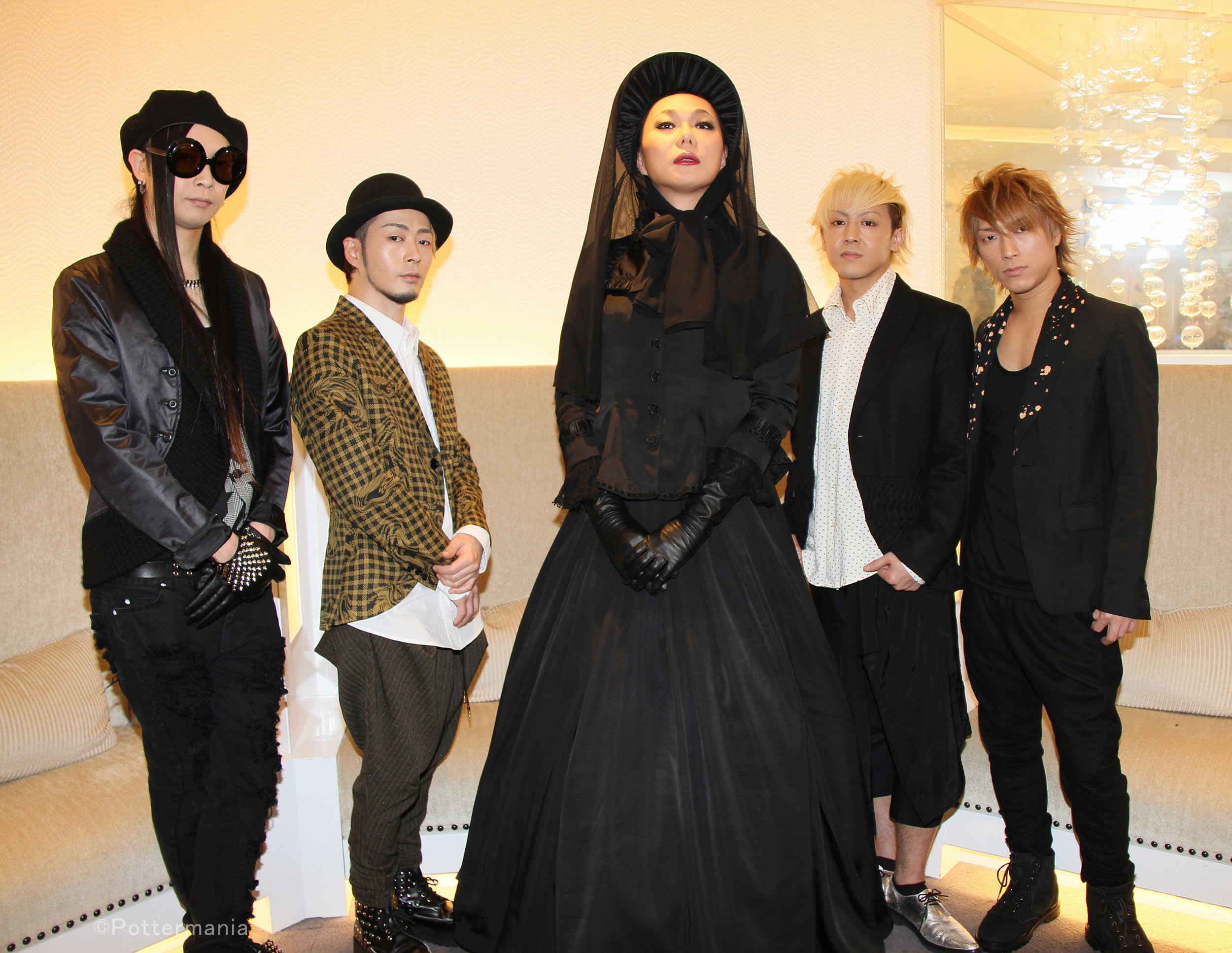 fuE[}ECEubN S̊فv߂̃v~Awith MUCCE~bcE}O[u /The Woman in Black Premiere with MUCC and Mitz Mangrove in Tokyo Photo by K.Terashima (c)Pottermania