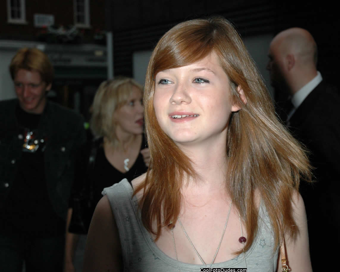 {j[Cg[Bonnie Wright]