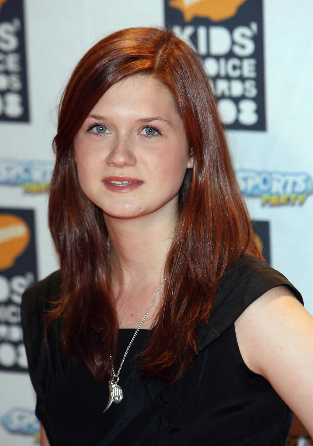 {j[Cg,Bonnie Wright