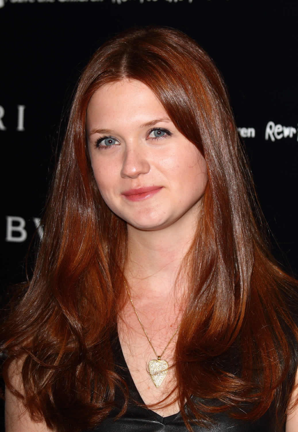 {j[Cg,Bonnie Wright