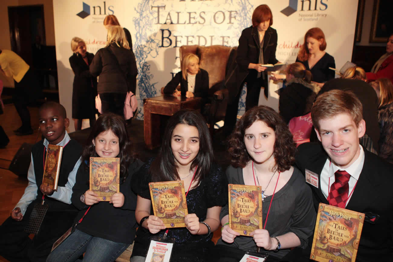 J.K.[OuVlr[h̕vLONǃp[eB/J.K. Rowling Tales of the Beedle the Bard Release Party in Scotland